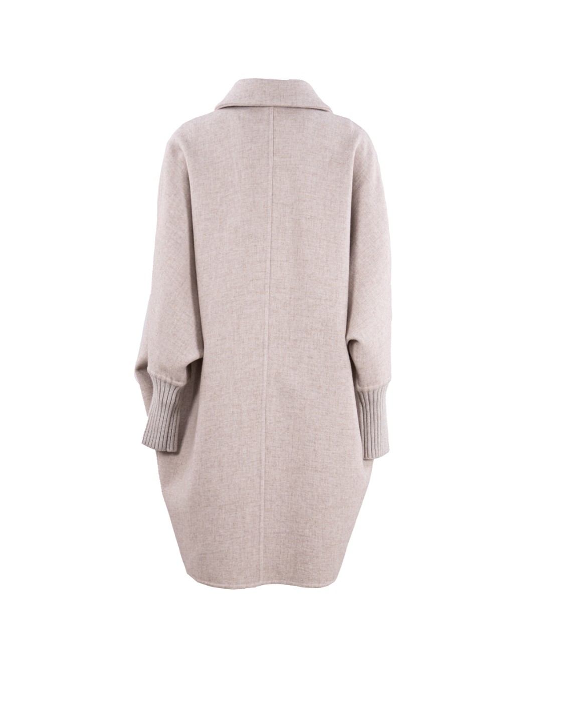 shop BRUNELLO CUCINELLI Saldi Cappotto: Brunello Cucinelli cappotto lavorazione double in panno Cozy di cashmere con polsino in maglia e monile.
Chiusura con bottoni in corno.
Tasche basse
Polsini in maglia a costina.
Lavorazione speciale.
Decorazione in monile Nickel-free.
Composizione: 99% CASHMERE, 1% COTONE.
Made in Italy.. MD5589813-C9610 number 5660376